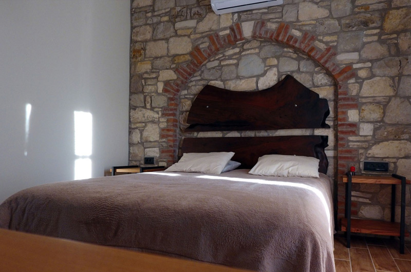 URLA VINEYARD ROAD HOUSES PROJECT