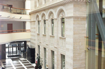 Centre commercial et d'affaires Leonardo